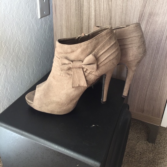✨ Booties, Size 7, New ! - Picture 4 of 8